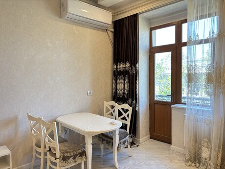2 otaqlı köhnə tikili - Sahil m. - 70 m²