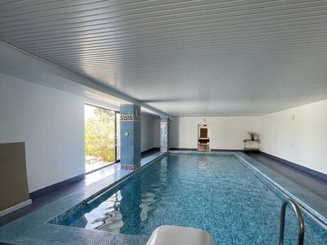 7 otaqlı həyət evi/bağ evi - Novxanı q. - 400 m²