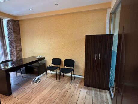 6 otaqlı ofis - Nəsimi r. - 180 m²