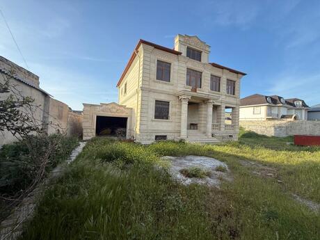 6 otaqlı həyət evi/bağ evi - Buzovna q. - 380 m²