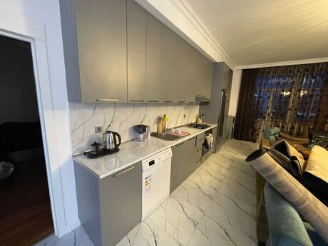 4 otaqlı yeni tikili - Şah İsmayıl Xətai m. - 170 m²