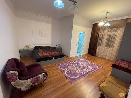 4 otaqlı yeni tikili - Şah İsmayıl Xətai m. - 170 m²