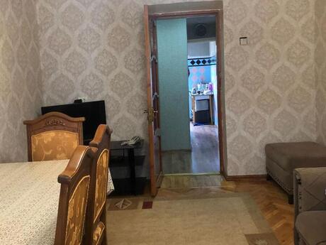 2 otaqlı köhnə tikili - İnşaatçılar m. - 45 m²