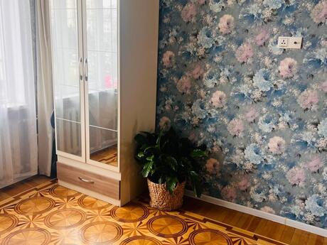 4 otaqlı köhnə tikili - Memar Əcəmi m. - 105 m²