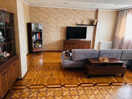 4 otaqlı köhnə tikili - Memar Əcəmi m. - 105 m²