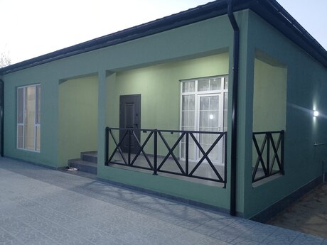3 otaqlı həyət evi/bağ evi - Novxanı q. - 100 m²