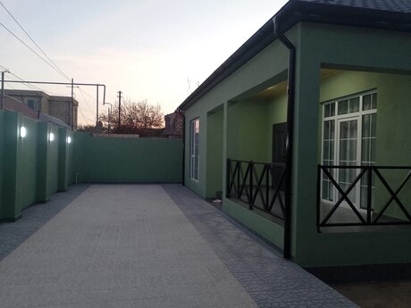 3 otaqlı həyət evi/bağ evi - Novxanı q. - 100 m²