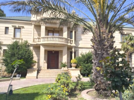 6 otaqlı həyət evi/bağ evi - Novxanı q. - 400 m²