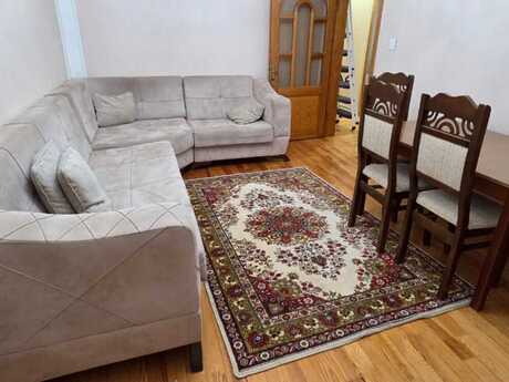 2 otaqlı köhnə tikili - Massiv V q. - 65 m²