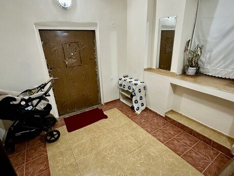 5 otaqlı həyət evi/bağ evi - Bakıxanov q. - 22 m²
