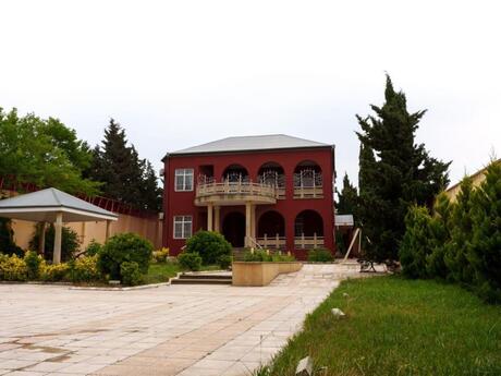 6 otaqlı həyət evi/bağ evi - Binəqədi r. - 328 m²