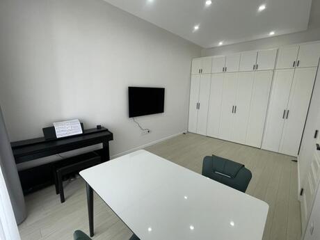 1 otaqlı yeni tikili - İnşaatçılar m. - 40 m²