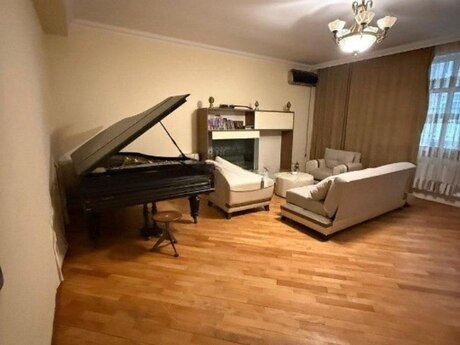3 otaqlı yeni tikili - 8 Noyabr m. - 160 m²