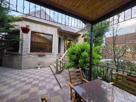 4 otaqlı həyət evi/bağ evi - Buzovna q. - 170 m²