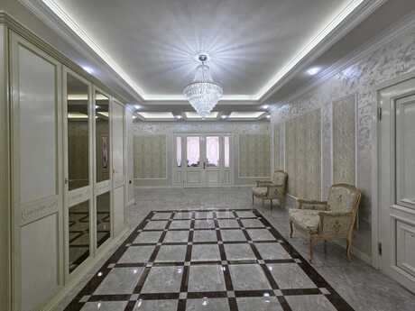 4-комн. новостройка - м. 8 ноября - 300 м²