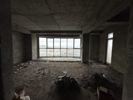 4 otaqlı yeni tikili - Xətai r. - 200 m²