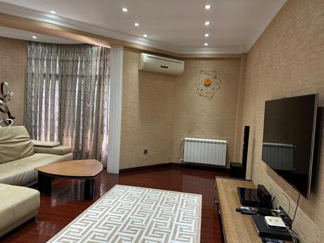4 otaqlı yeni tikili - 28 May m. - 160 m²