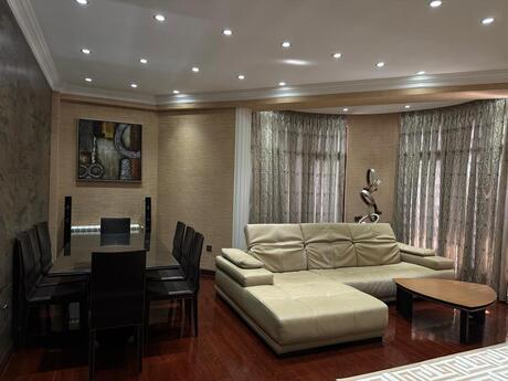 4 otaqlı yeni tikili - 28 May m. - 160 m²