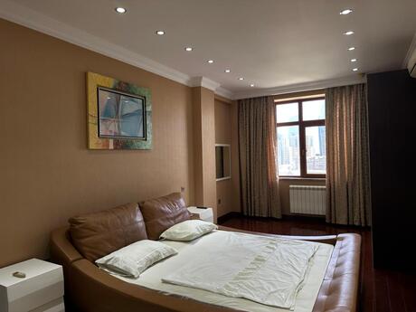 4 otaqlı yeni tikili - 28 May m. - 160 m²