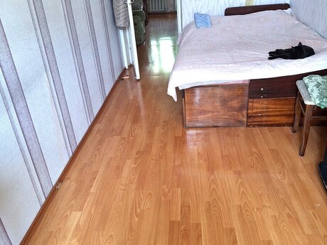 2 otaqlı köhnə tikili - Azadlıq Prospekti m. - 55 m²