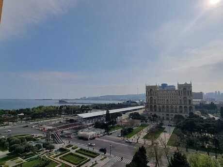 4 otaqlı yeni tikili - 28 May m. - 200 m²