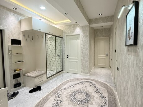 3-комн. новостройка - м. Элмляр Академиясы - 112 м²