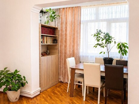 3 otaqlı köhnə tikili - Neftçilər m. - 100 m²