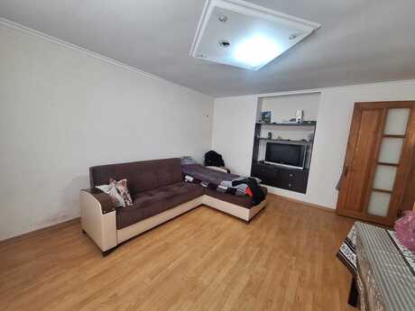 2 otaqlı köhnə tikili - Elmlər Akademiyası m. - 60 m²