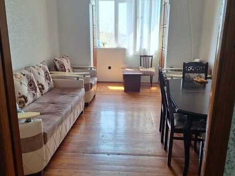 2 otaqlı köhnə tikili - Əhmədli q. - 70 m²