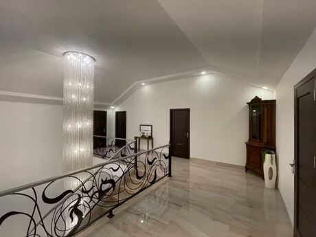 7 otaqlı həyət evi/bağ evi - Mərdəkan q. - 600 m²