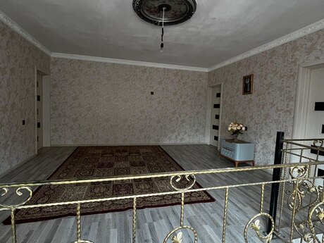 7 otaqlı həyət evi/bağ evi - Zığ q. - 195 m²