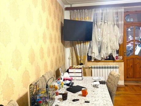2 otaqlı köhnə tikili - Qara Qarayev m. - 50 m²