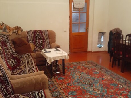 3 otaqlı köhnə tikili - Azadlıq Prospekti m. - 52 m²