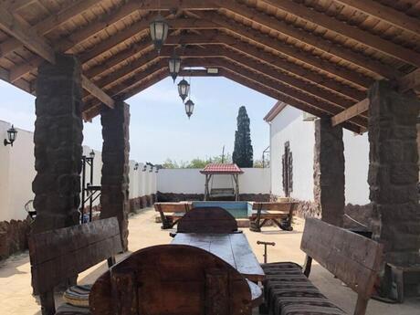 4 otaqlı həyət evi/bağ evi - Mərdəkan q. - 220 m²