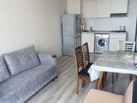 2 otaqlı köhnə tikili - İnşaatçılar m. - 65 m²