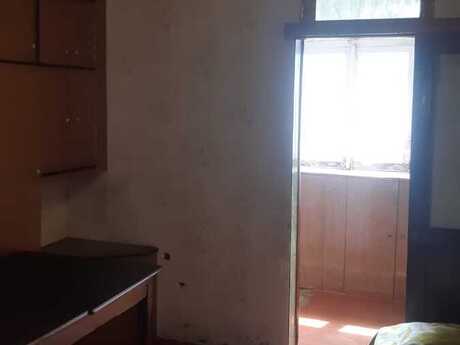 2 otaqlı köhnə tikili - Azadlıq Prospekti m. - 65 m²