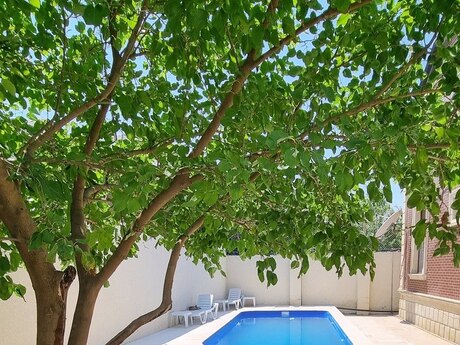 4 otaqlı həyət evi/bağ evi - Pirşağı q. - 220 m²