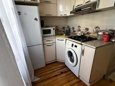 1 otaqlı köhnə tikili - Lökbatan q. - 32 m²