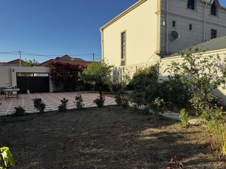 3 otaqlı həyət evi/bağ evi - Binəqədi r. - 135 m²