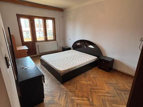 4 otaqlı köhnə tikili - Qara Qarayev m. - 100 m²