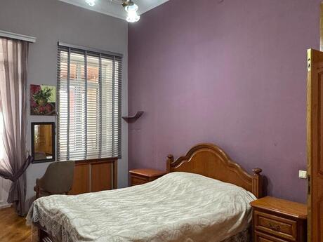 4 otaqlı köhnə tikili - Bayıl q. - 220 m²