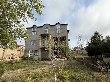 10 otaqlı həyət evi/bağ evi - Novxanı q. - 390 m²