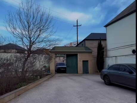 8 otaqlı həyət evi/bağ evi - Xırdalan - 1000 m²