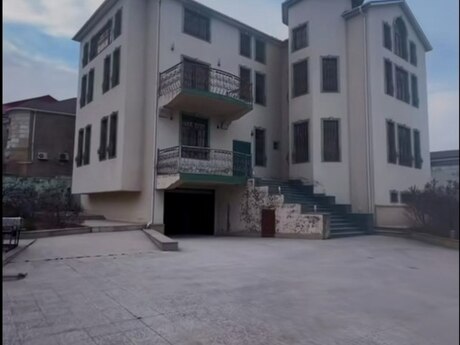 8 otaqlı həyət evi/bağ evi - Xırdalan - 1000 m²