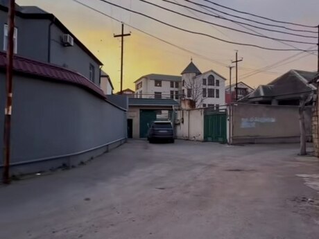 8 otaqlı həyət evi/bağ evi - Xırdalan - 1000 m²