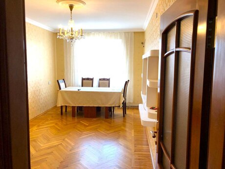 5 otaqlı köhnə tikili - Xalqlar Dostluğu m. - 130 m²