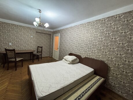 1 otaqlı köhnə tikili - Neftçilər m. - 36 m²