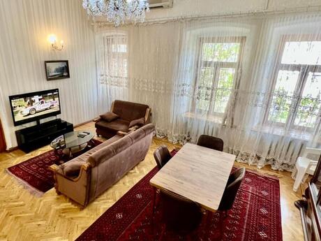 3 otaqlı köhnə tikili - Sahil m. - 105 m²