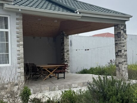 8 otaqlı həyət evi/bağ evi - Novxanı q. - 504 m²