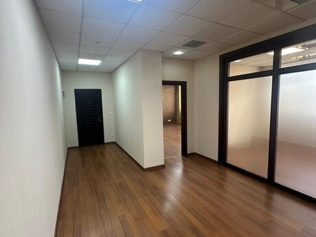 4-комн. офис - м. Нариман Нариманов - 150 м²
